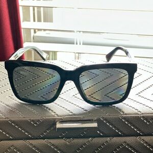 Gucci Glossy Black Sunglasses